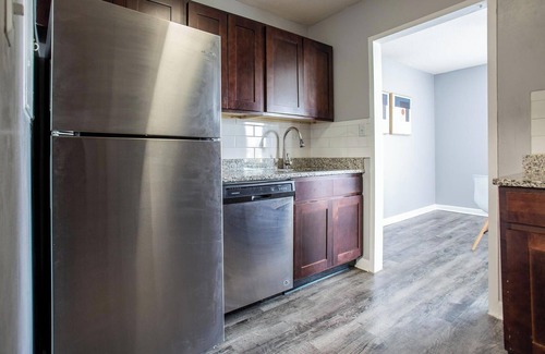 Fort Wayne Apartment | Landing | Amazing Studio, Gym, Pool