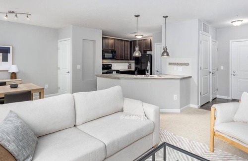 Northwest Columbus Apartment | Landing at Berkley House - 1 Bedroom in Downtown Columbus