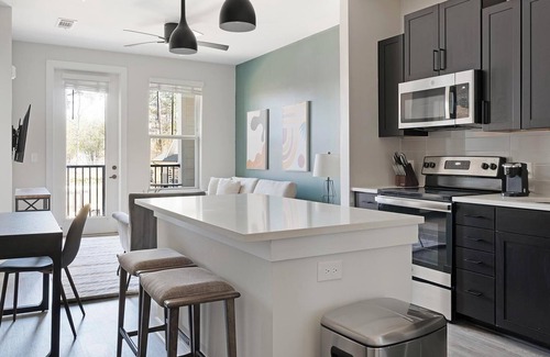 Sugar Hill Apartment | Landing at Cadence Sugar Hill - 1 Bedroom in Su.