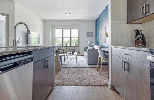 Paw Creek Apartment | Landing at Celsius - 1 Bedroom in Wedgewood