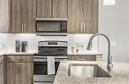 La Porte Apartment | Landing at Morgan's Landing - 1 Bedroom in Shoreacres