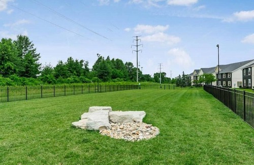 Lewis Center Apartment | Landing at Oak Creek at Polaris - 2 Bedrooms in Downtown Columbus