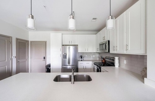 Knoxville Apartment | Landing at One Riverwalk - 1 Bedroom in South K.