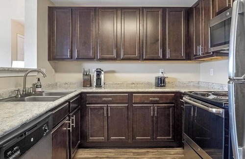 Midlothian Apartment | Landing at Swift Creek Commons Apartments - 1 Bedroom in Brandermill