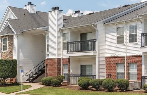 Midlothian Apartment | Landing at Swift Creek Commons Apartments - 1 Bedroom in Brandermill