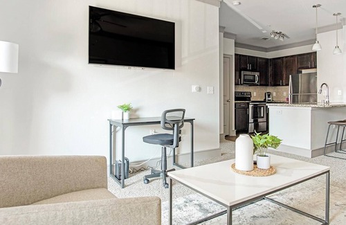 Northeast Carrollton Apartment | Landing at The Avenues at Carrollton - 3 Bedroo.
