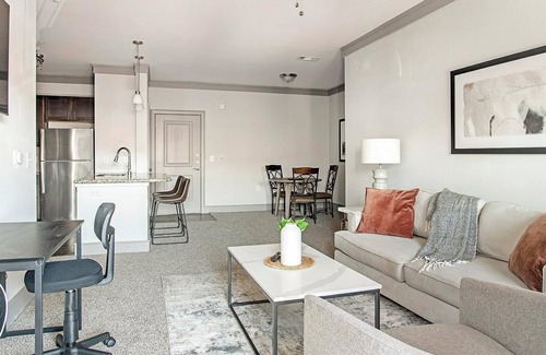 Northeast Carrollton Apartment | Landing at The Avenues at Carrollton - 3 Bedroo.