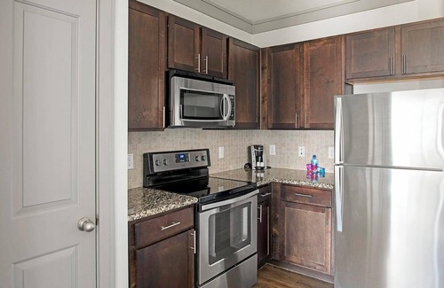 Northeast Carrollton Apartment | Landing at The Avenues at Carrollton - 3 Bedroo.