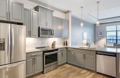 Garland Apartment | Landing at The Hendry - 1 Bedroom in Downtown Garland