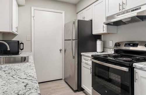 Church Street Apartment | Landing at The Hub at 934 - 2 Bedrooms in River.