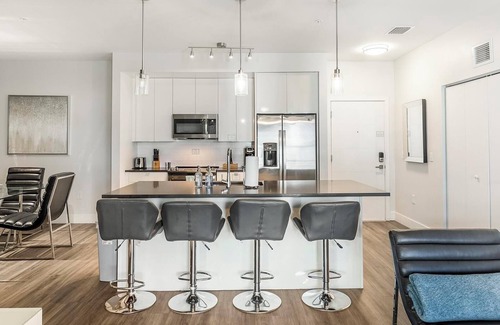 Port Tampa City Apartment | Landing at The Pointe on Westshore - 2 Bedrooms.
