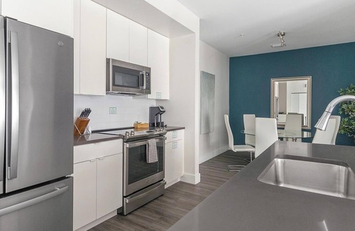 Port Tampa City Apartment | Landing at The Pointe on Westshore - 3 Bedrooms.