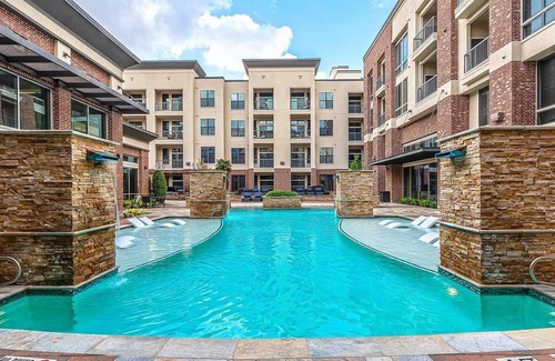 Houston Apartment | Landing | Beautiful 1BD, Pool, Clubhouse