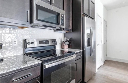 Austin Apartment | Landing | Beautiful 1BD, Pool, Gym