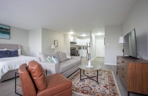 Fort Wayne Apartment | Landing | Beautiful Studio, Pool, Gym