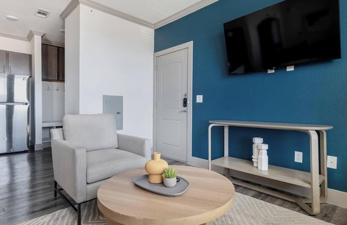 Manor Apartment | Landing | Chic 1BD, Courtyard, Gym