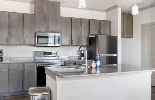 Manor Apartment | Landing | Chic 1BD, Courtyard, Gym