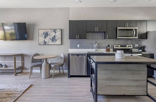 Maryvale Village Apartment | Landing | Chic 1BD, Gym, Clubhouse