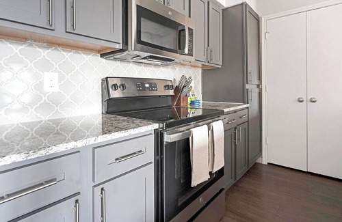 San Antonio Apartment | Landing | Chic 1BD, Pool, Gym