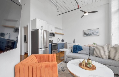 Greenville Apartment | Landing | Chic 2BD, Gym, Yoga Studio