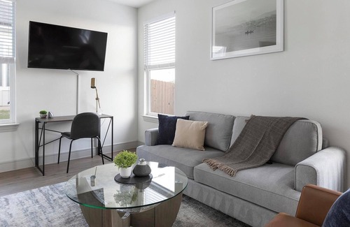Tarrant County Apartment | Landing | Incredible 1BD, Clubhouse, Pool