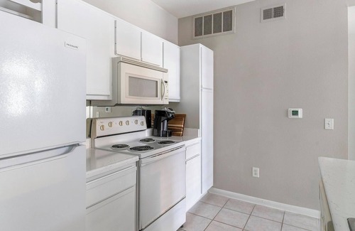 Briarforest Apartment | Landing | Modern 1BD, Gym, Pool