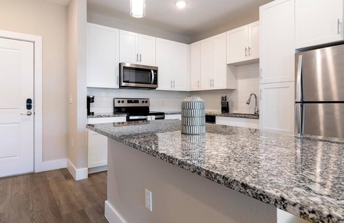 Southeast Orlando Apartment | Landing | Modern 1BD, Gym, Clubhouse