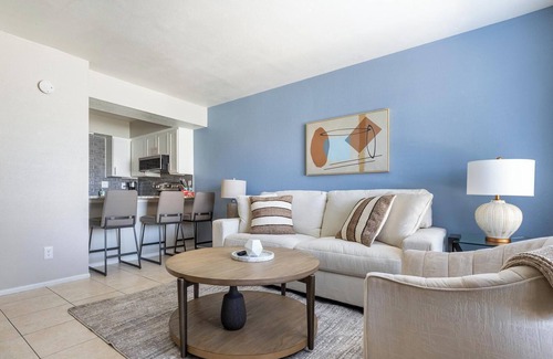 Maryvale Apartment | Landing | Modern 1BD in Maryvale Village