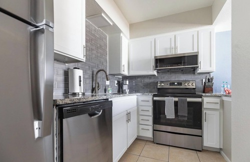 Maryvale Apartment | Landing | Modern 1BD in Maryvale Village