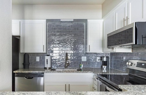 Maryvale Apartment | Landing | Modern 1BD in Maryvale Village