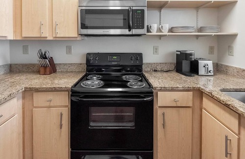 New Pathways Apartment | Landing | Modern 1BD, Pool, Clubhouse