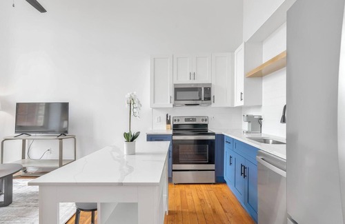 Greenville Apartment | Landing | Modern 1BD, Yoga Studio, Gym