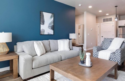 Goodyear Apartment | Landing | Modern 2BD, Clubhouse