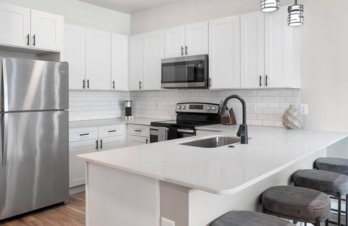 Goodyear Apartment | Landing | Modern 2BD, Clubhouse