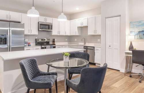 Willow Springs Apartment | Landing | Modern 2BD, Clubhouse, Pool