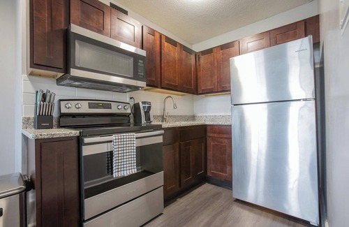 Fort Wayne Apartment | Landing | Modern Studio, Gym, Game Room