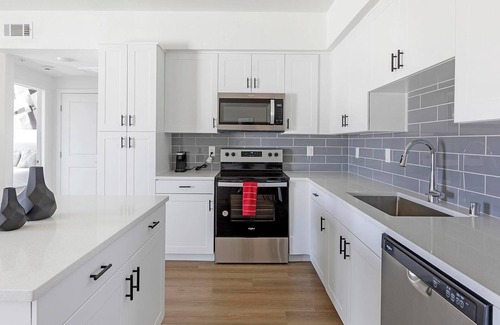 Townsite Apartment | Landing | Spectacular 1BD, Pool, Rooftop Lounge
