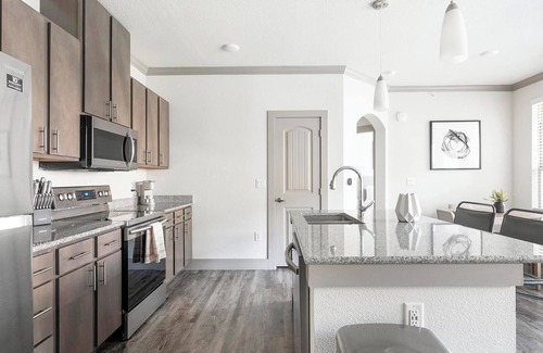 Manor Apartment | Landing | Spectacular 1BD, Clubhouse, Pool