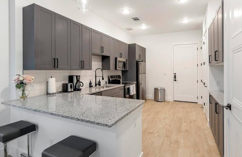 Denton Apartment | Landing | Stunning 1BD, Gym