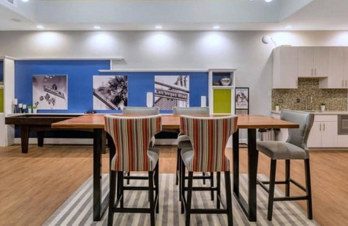 Greenbell Apartment | Landing | Stunning 1BD, Pool, Gym