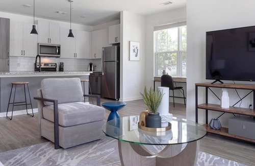 Mableton Apartment | Landing | Stunning 2BD, Pool, Rooftop Lounge