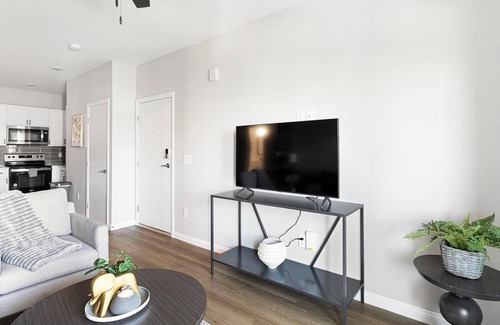 Townsite Apartment | Landing | Stunning 2BD, Rooftop Lounge, Pool