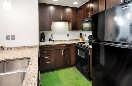 North Chesterfield Apartment | Landing | Stylish 1BD, Gym, Clubhouse