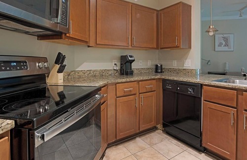 Chillum Apartment | Landing | Stylish 1BD, Courtyard, Pool