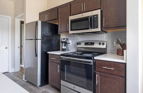 Summerville Apartment | Landing | Stylish 1BD, Gym, Yoga Studio