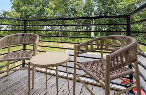 Concord Apartment | Landing | Stylish 2BD, Clubhouse, Pool