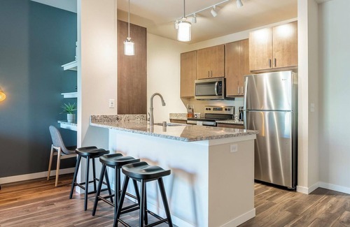 Freeport Apartment | Landing | Stylish 2BD, Game Room, Gym