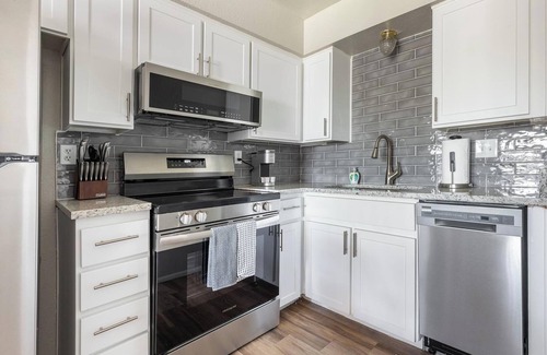 Maryvale Apartment | Landing | Stylish 2BD in Maryvale Village
