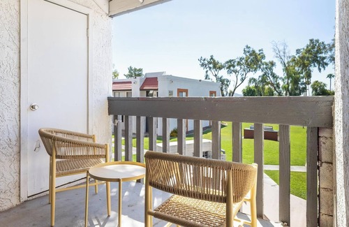 Maryvale Apartment | Landing | Stylish 2BD in Maryvale Village