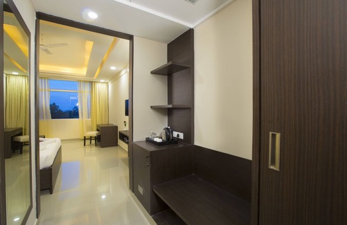 Krishna Karanai Hotel | Landmark Pallavaa Beach Resort